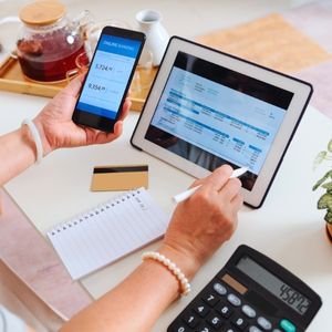 Servicios Básicos y Empresas